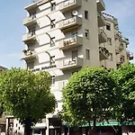 Engadina מלון
