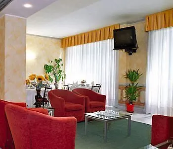 Hotell Engadina 3*