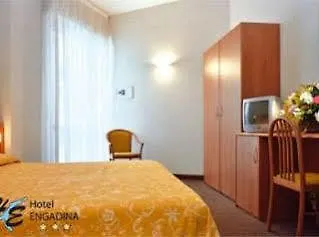 Engadina 3* كومو